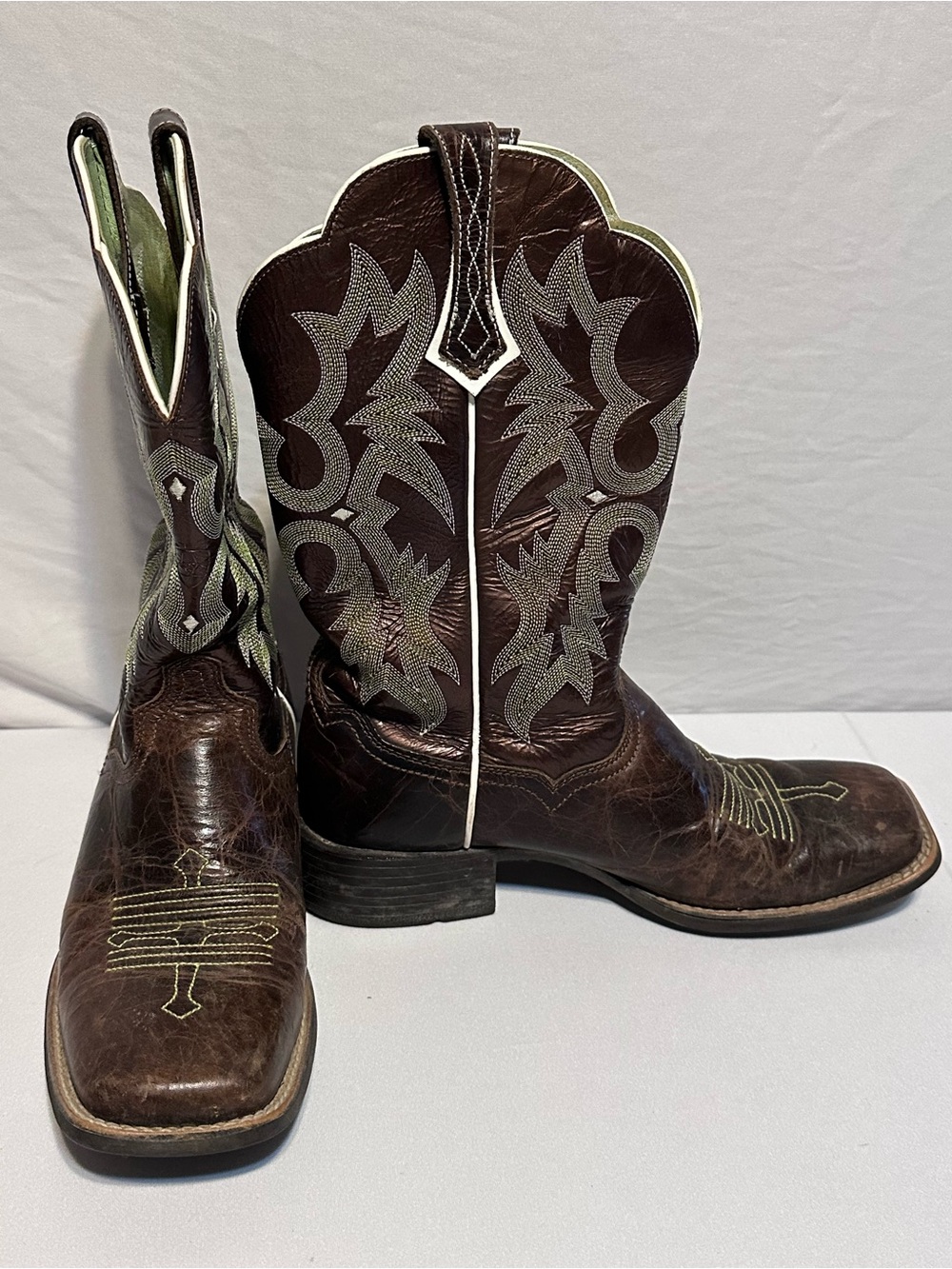 Ariat Brown Leather Western Boots with Cream Stitching
